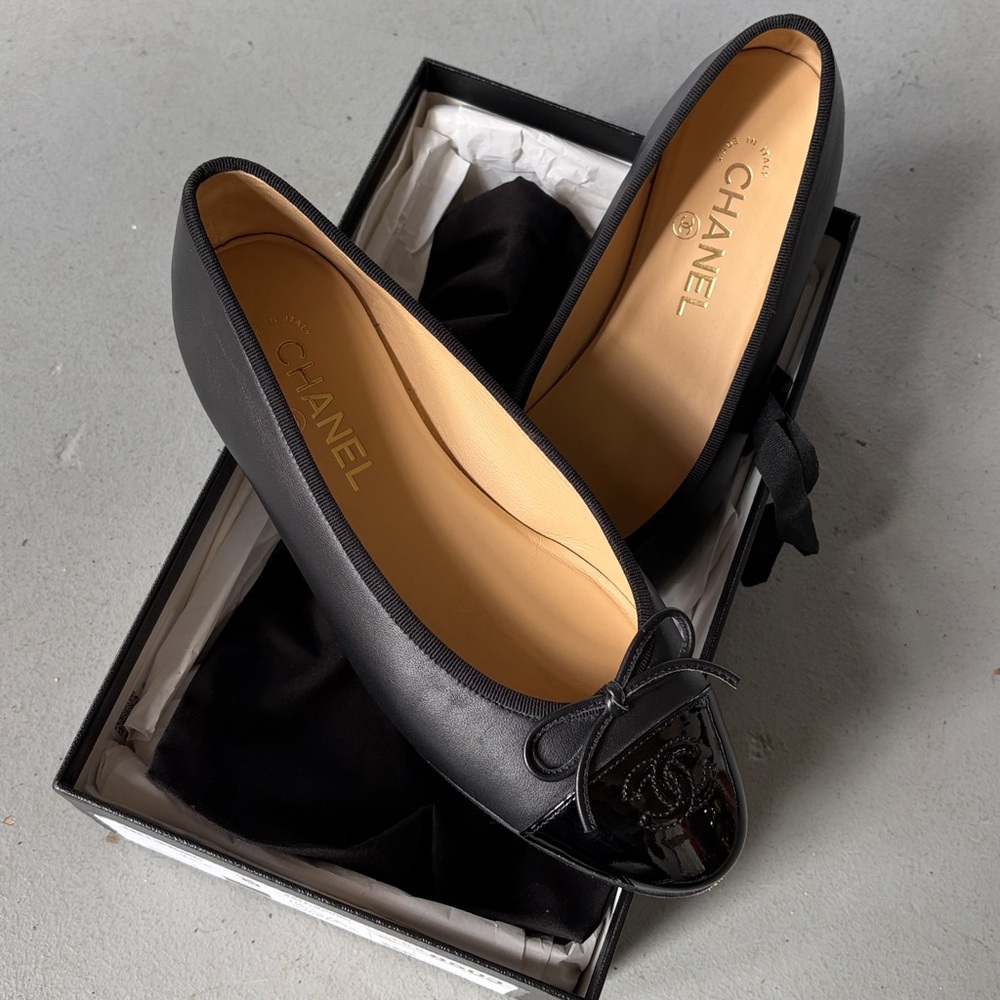 Chanel black classic iconic ballerinas